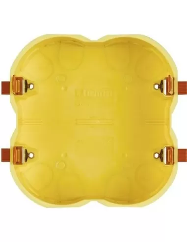 Caja de 3 vías Bticino para paredes huecas pb526